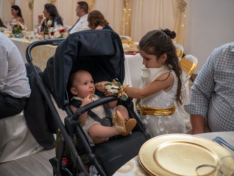Aliciana feeding Mia